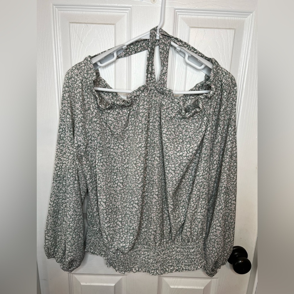 Sage off the shoulder top. Size 2XL. New with tags. 100% polyester